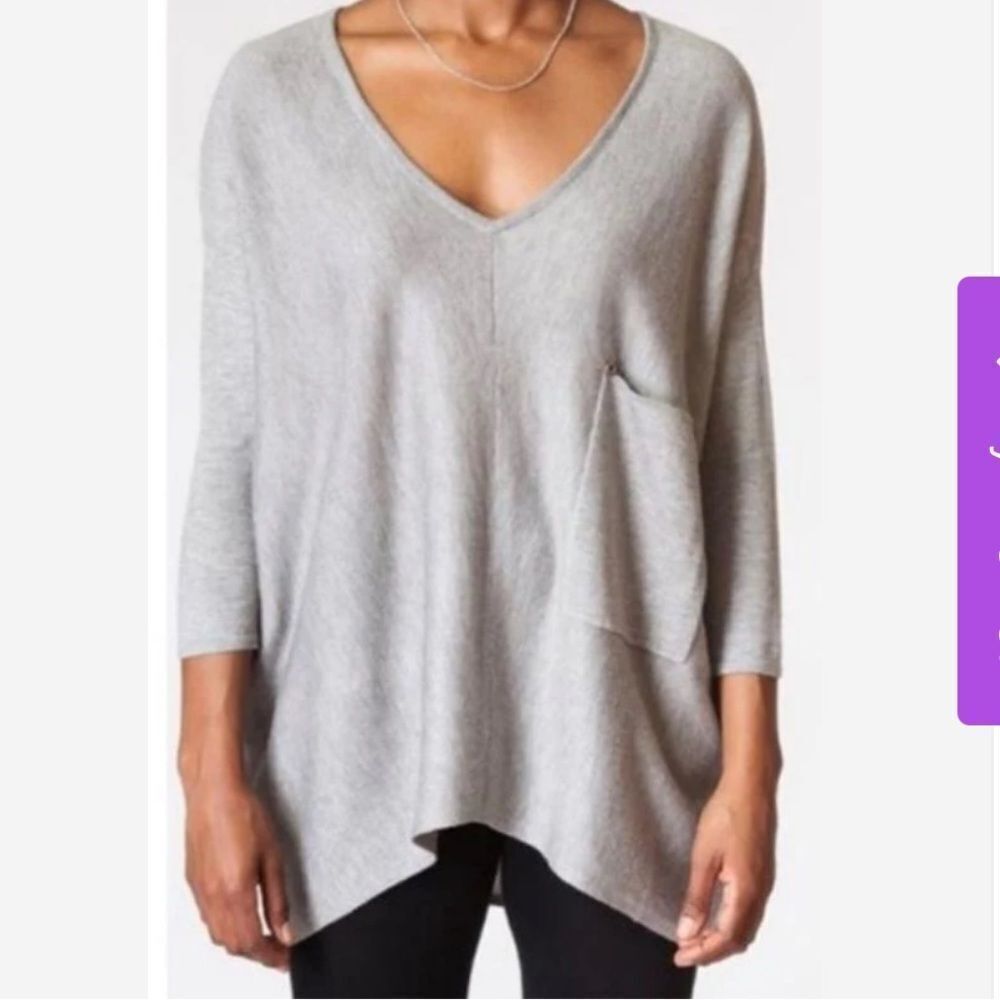 Kerisma Raven V neck Sweater with Center-Seam and 3/4 length sleeves-
M/L